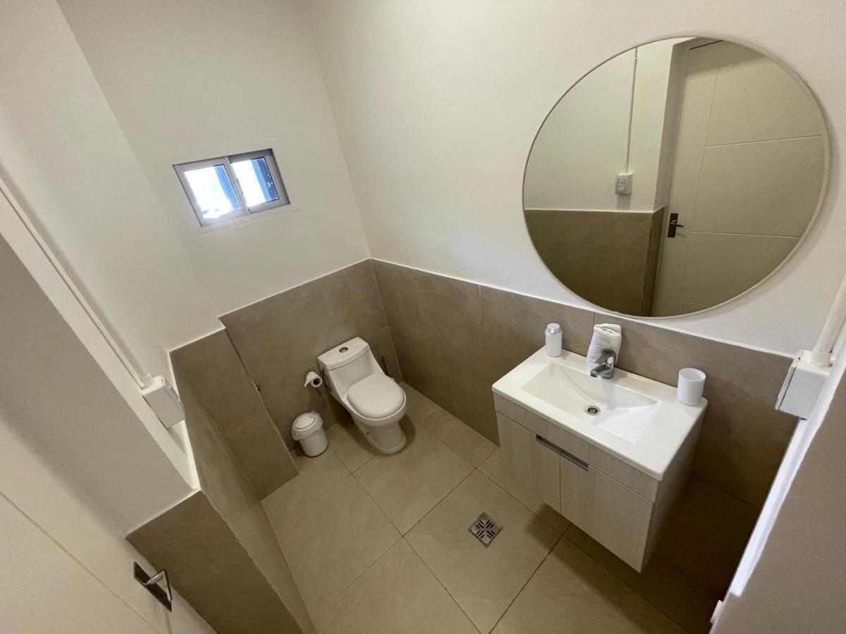 Urbana Premium Suites Apartamentos De Categoria Parking Privado - Seguridad - Sanatorio Allende - Hospital Privado - Estadio Kempes - Universidad Siglo 21 - Complejo Ferial Cordoba - Quorum - Aeropuerto Internacional Taravella Exterior photo